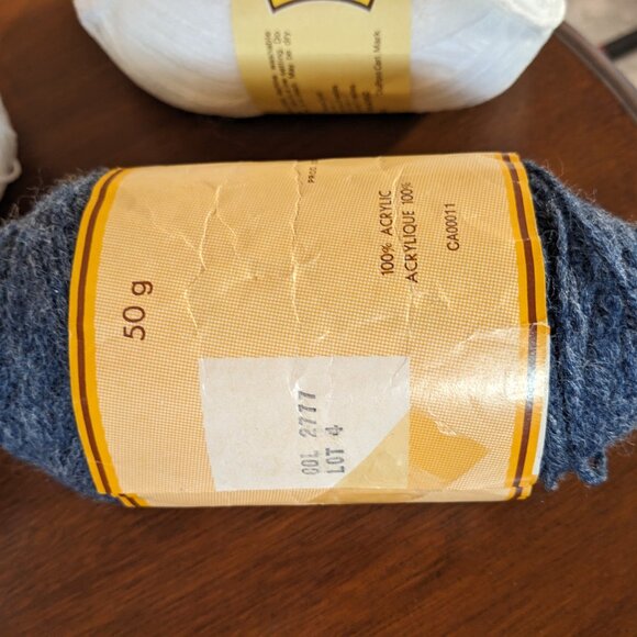 Acrylic Yarn Bundle - Picture 3 of 6